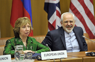 EU Außenkommissarin Ashton (links) CC-Foto des Österreichischen Außenministeriums. https://creativecommons.org/licenses/by/2.0/